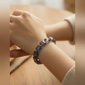 New York & Co purple iridescent stone toggle bracelet vintage